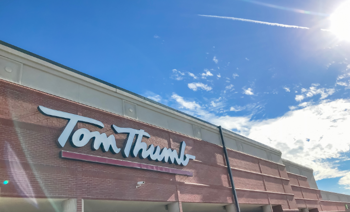 building view of tom thumb